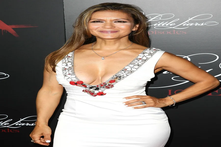 Nia Peeples Net Worth